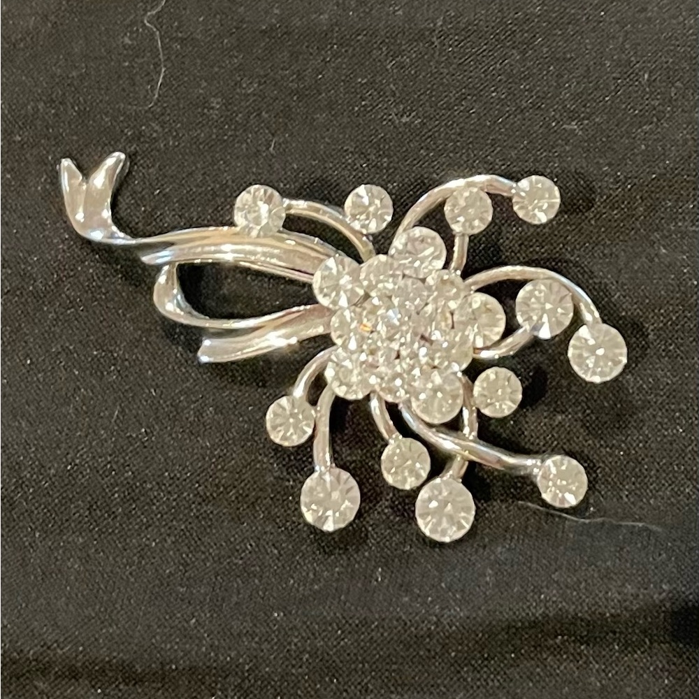 Vintage rhinestone brooch pin